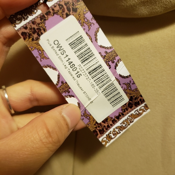 Boohoo Curve Plus Size Creme with Belt Trousers - Picture 8 of 17